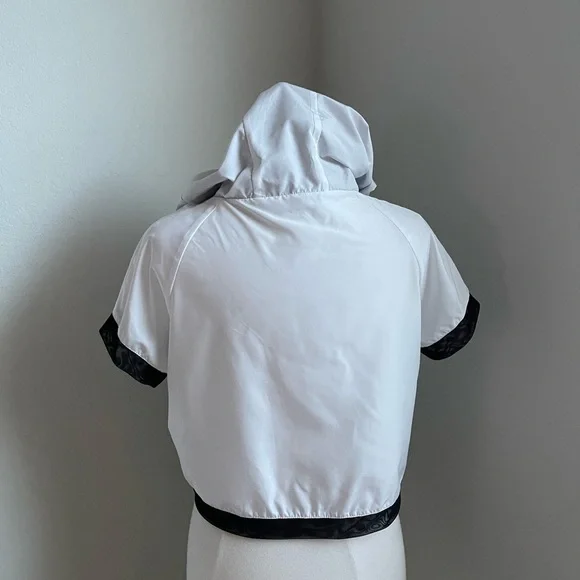 NWOT (New Without Tag) CALVIN KLEIN Hoodie / Crop Top - Picture 12 of 16